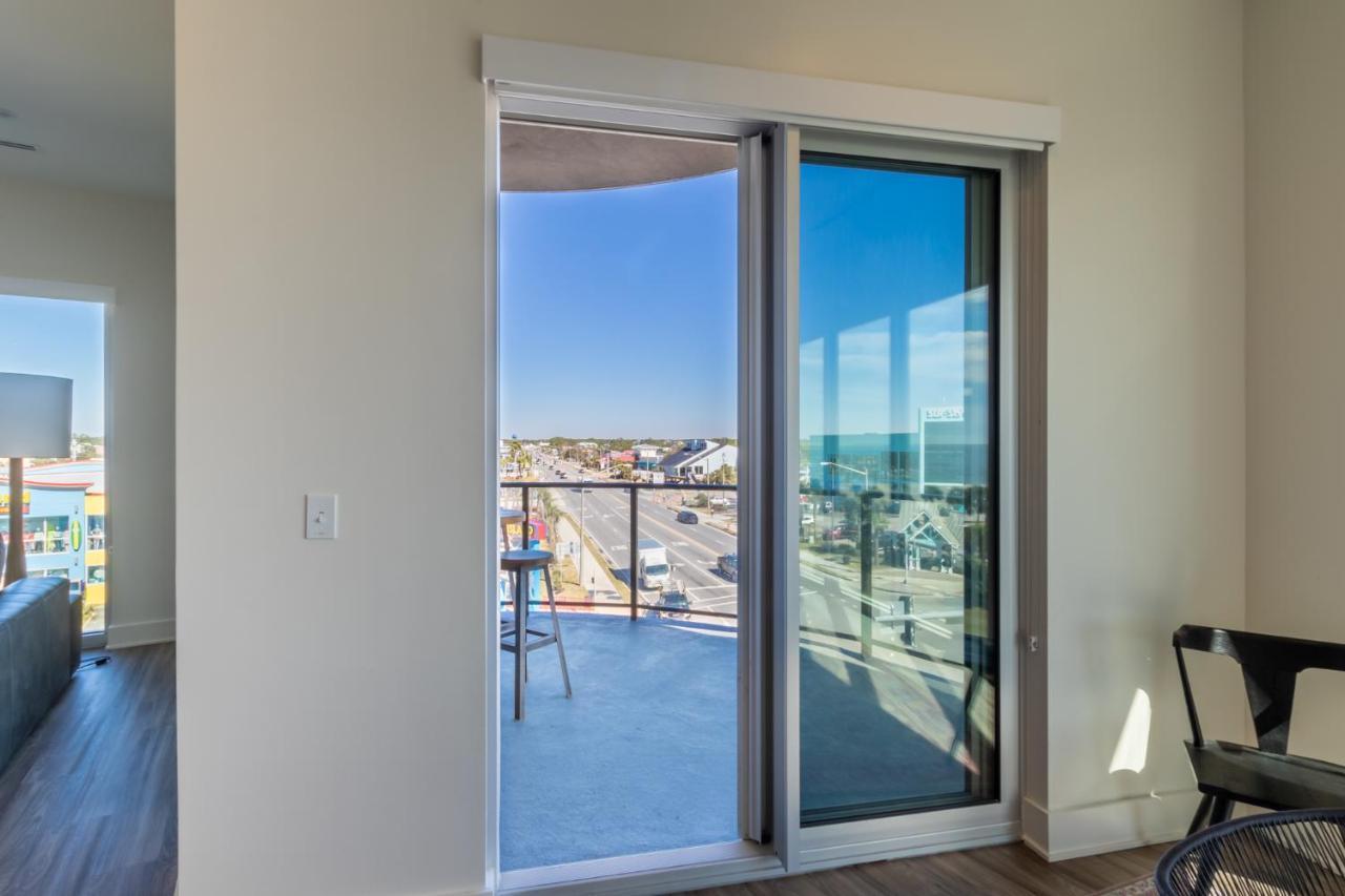 Spacious, 5 Bedroom On The With Rooftop Pool Next To The Hangout! * Gulf Shores