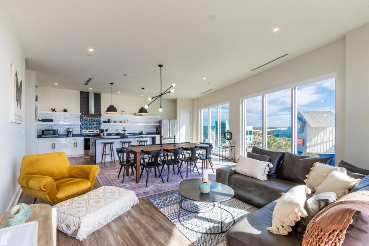 Luxury 4 Bedroom Gulf View Condo, Rooftop Pool, Right Next To The Hangout! * Gulf Shores