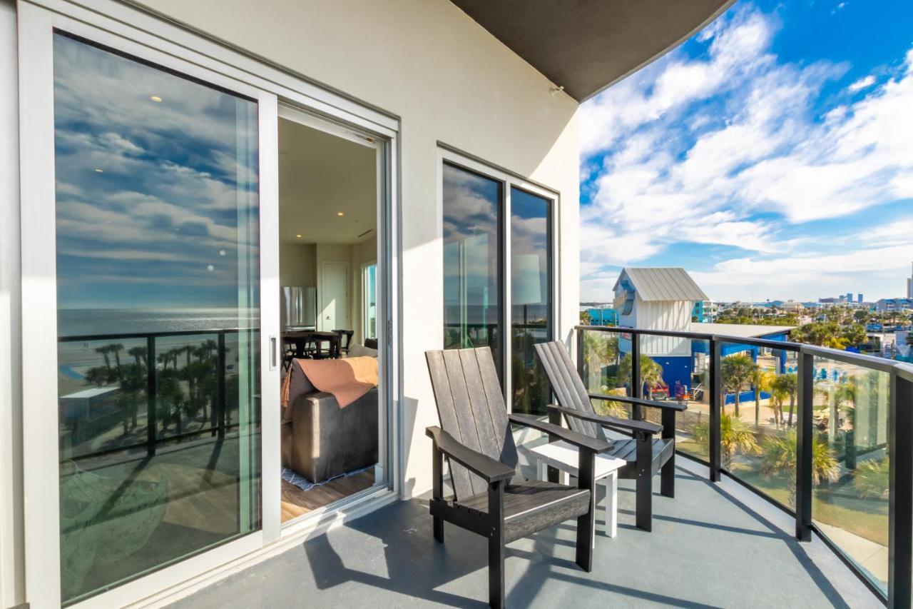 Luxury 4 Bedroom Gulf View Condo, Rooftop Pool, Right Next To The Hangout! Gulf Shores