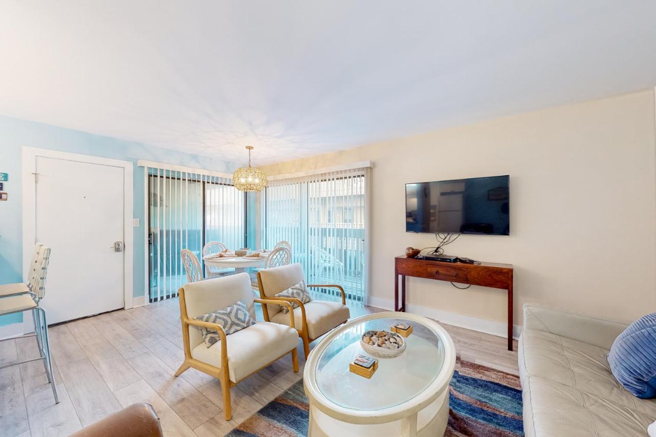 Gulf Village 108 Apartment *