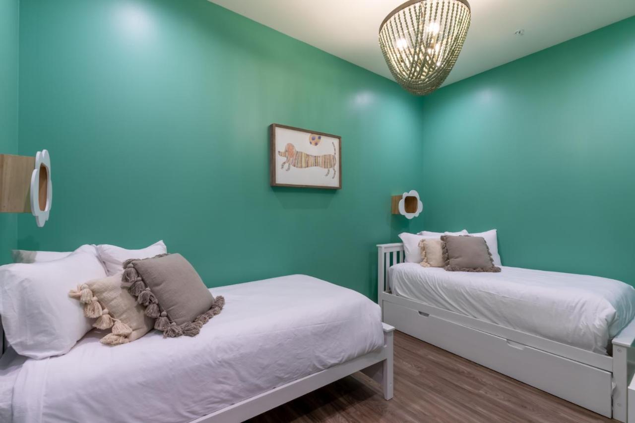 Luxury 4 Bedroom Beachfront With Rooftop Pool Next To The Hangout! Gp 303 Holiday home Gulf Shores