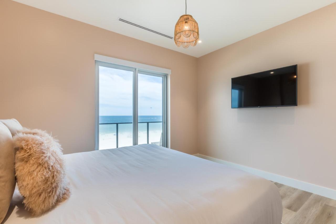 Elegant 6 Bedroom With And Views, 2 Large Balconies, Next To The Hangout! Holiday home *