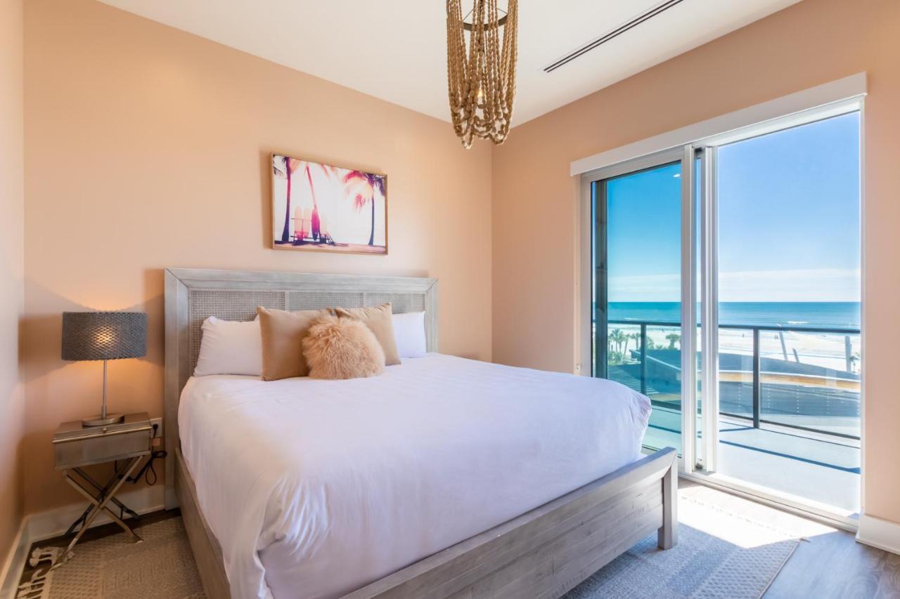 Luxury 4 Bedroom Gulf View With Modern Appliances! Right Next To The Hangout!