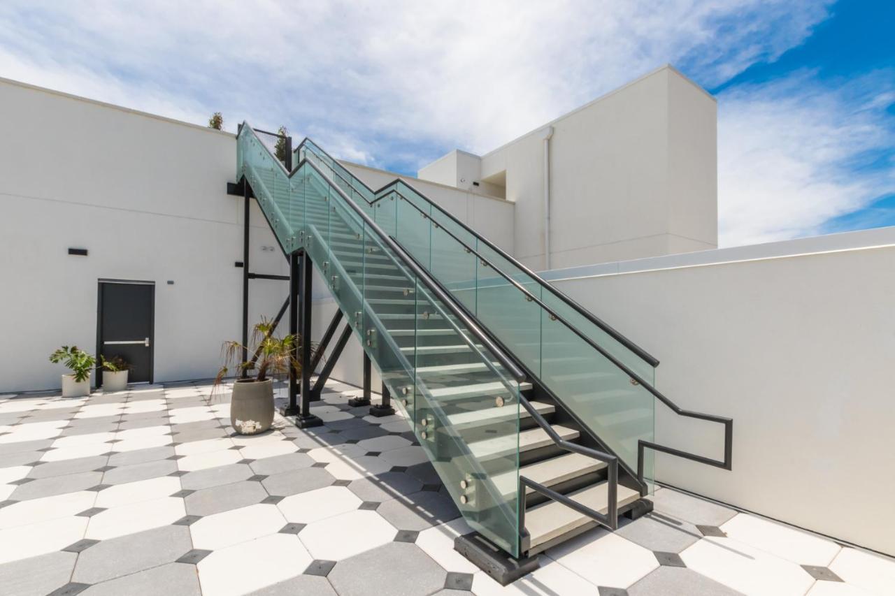 Holiday home Elegant 6 Bedroom With And Views, 2 Large Balconies, Next To The Hangout! *