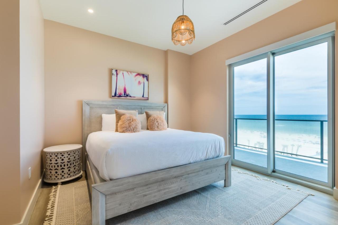 Holiday home Elegant 6 Bedroom With And Views, 2 Large Balconies, Next To The Hangout! *