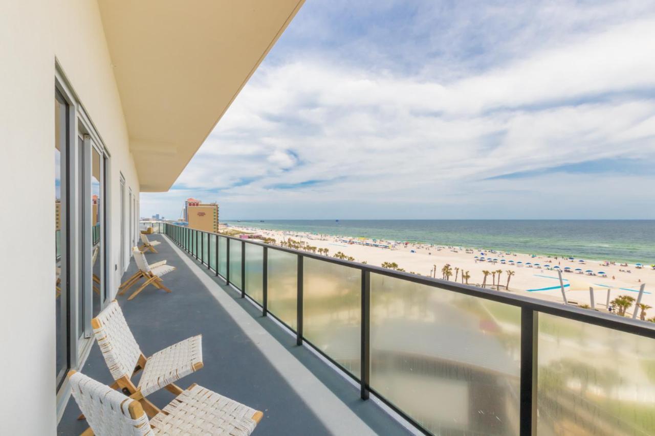 Elegant 6 Bedroom With And Views, 2 Large Balconies, Next To The Hangout! Holiday home Gulf Shores