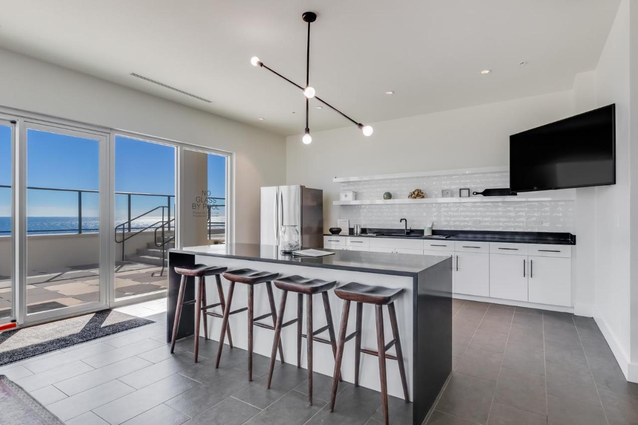 Elegant 6 Bedroom With And Views, 2 Large Balconies, Next To The Hangout! Gulf Shores