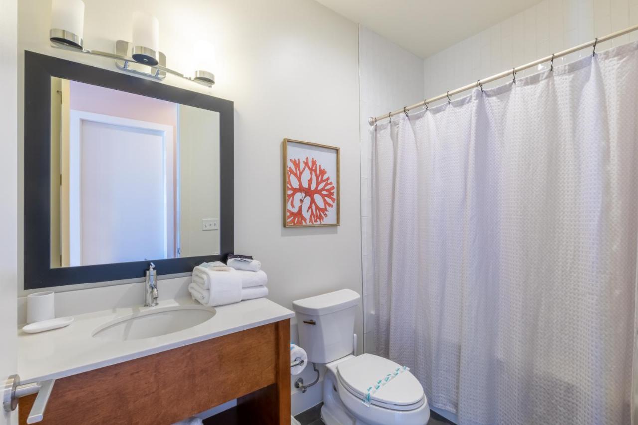 Holiday home Elegant 4 Bedroom Luxury With Rooftop Pool Next To The Hangout Gulf Shores