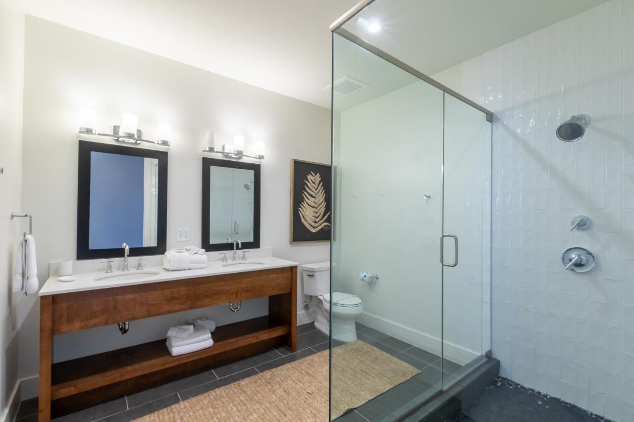 Luxury 4 Bedroom Gulf View Condo, Rooftop Pool, Right Next To The Hangout! Holiday home *