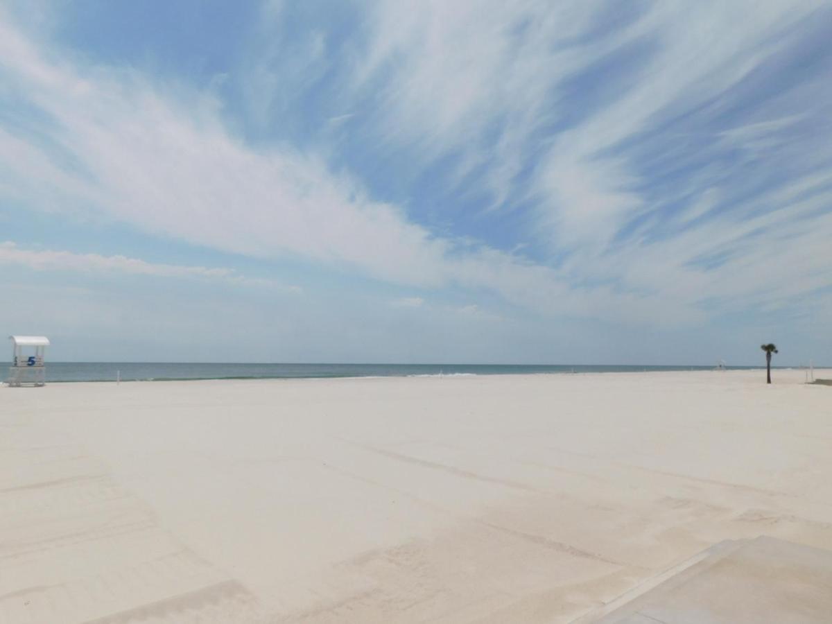 Suitable For Small Or Large Families! Duplex Allows For One Or Both Sides To Be Rented! Gulf Shores