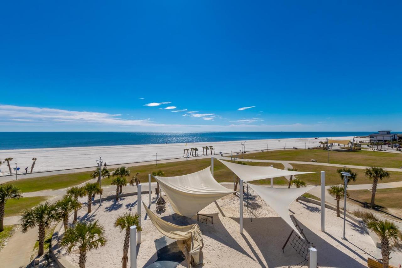 Holiday home Luxury 4 Bedroom Beachfront With Rooftop Pool Next To The Hangout! Gp 303 *