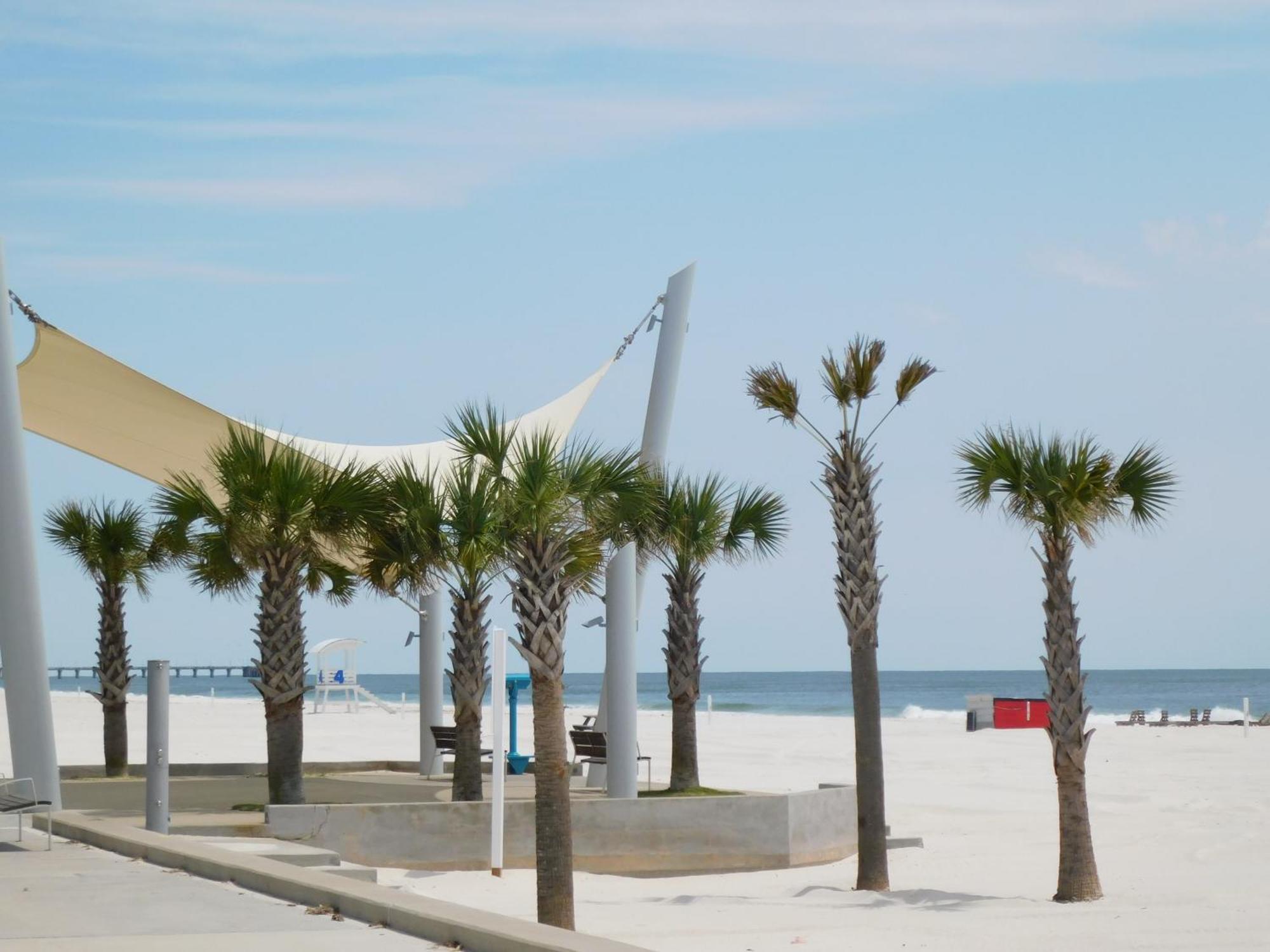 Budget Friendly Within Walking Distance To The Beach! Holiday home *