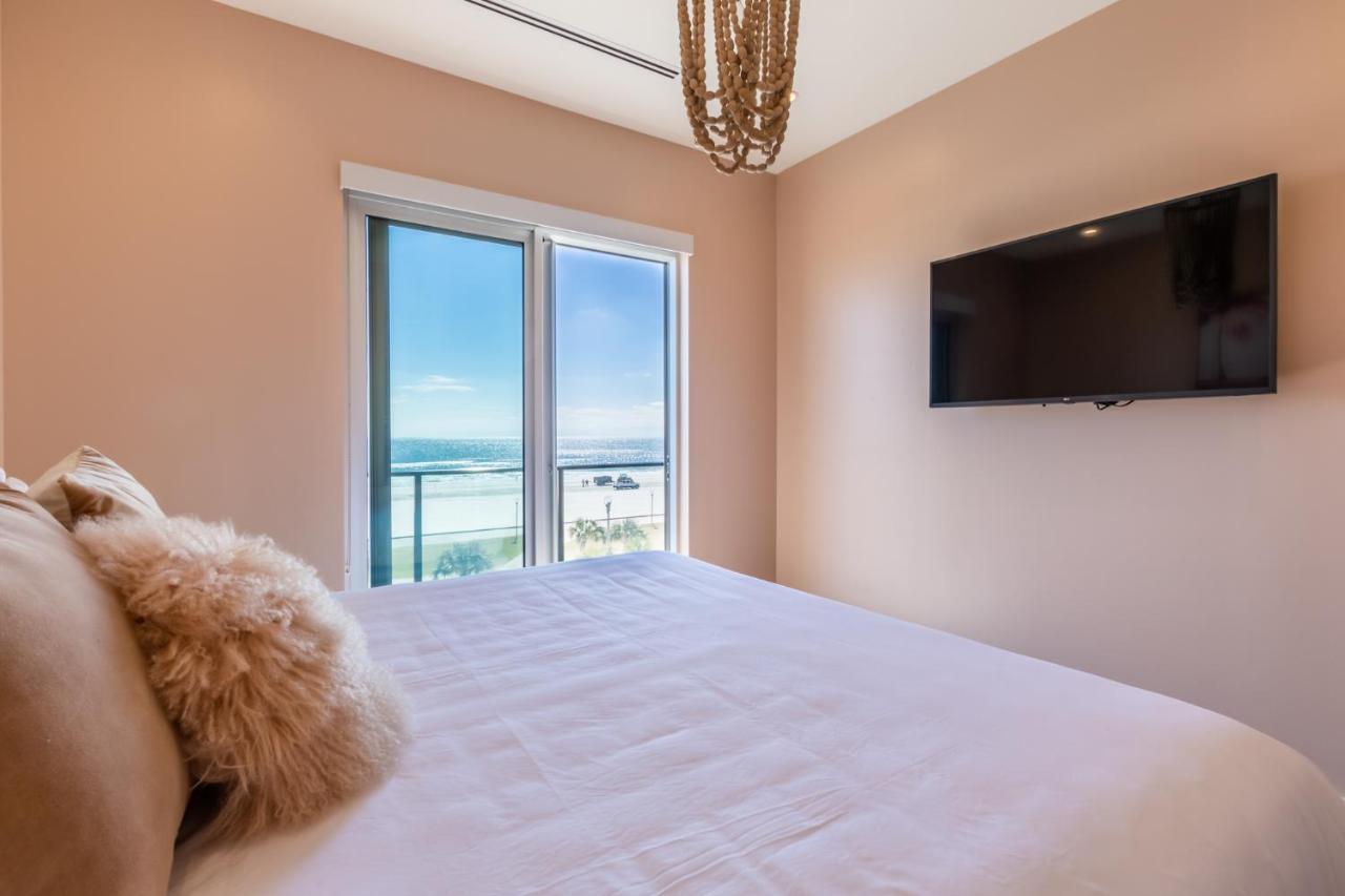 Luxury 4 Bedroom Gulf View With Modern Appliances! Right Next To The Hangout! * Gulf Shores