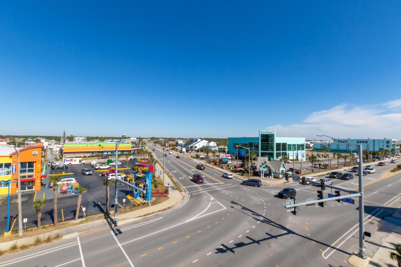 Spacious, 5 Bedroom On The With Rooftop Pool Next To The Hangout! Holiday home Gulf Shores
