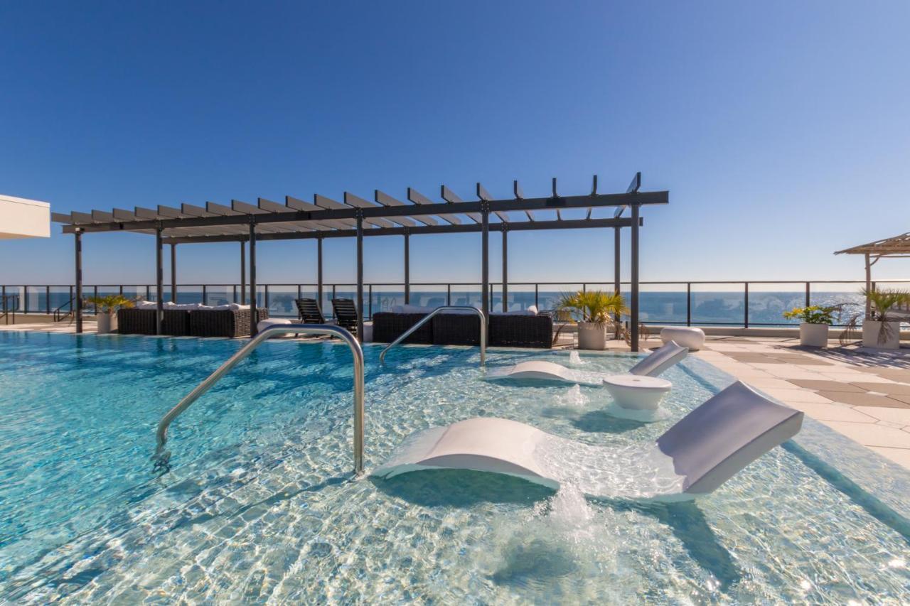 Luxury 4 Bedroom Gulf View Condo, Rooftop Pool, Right Next To The Hangout! *