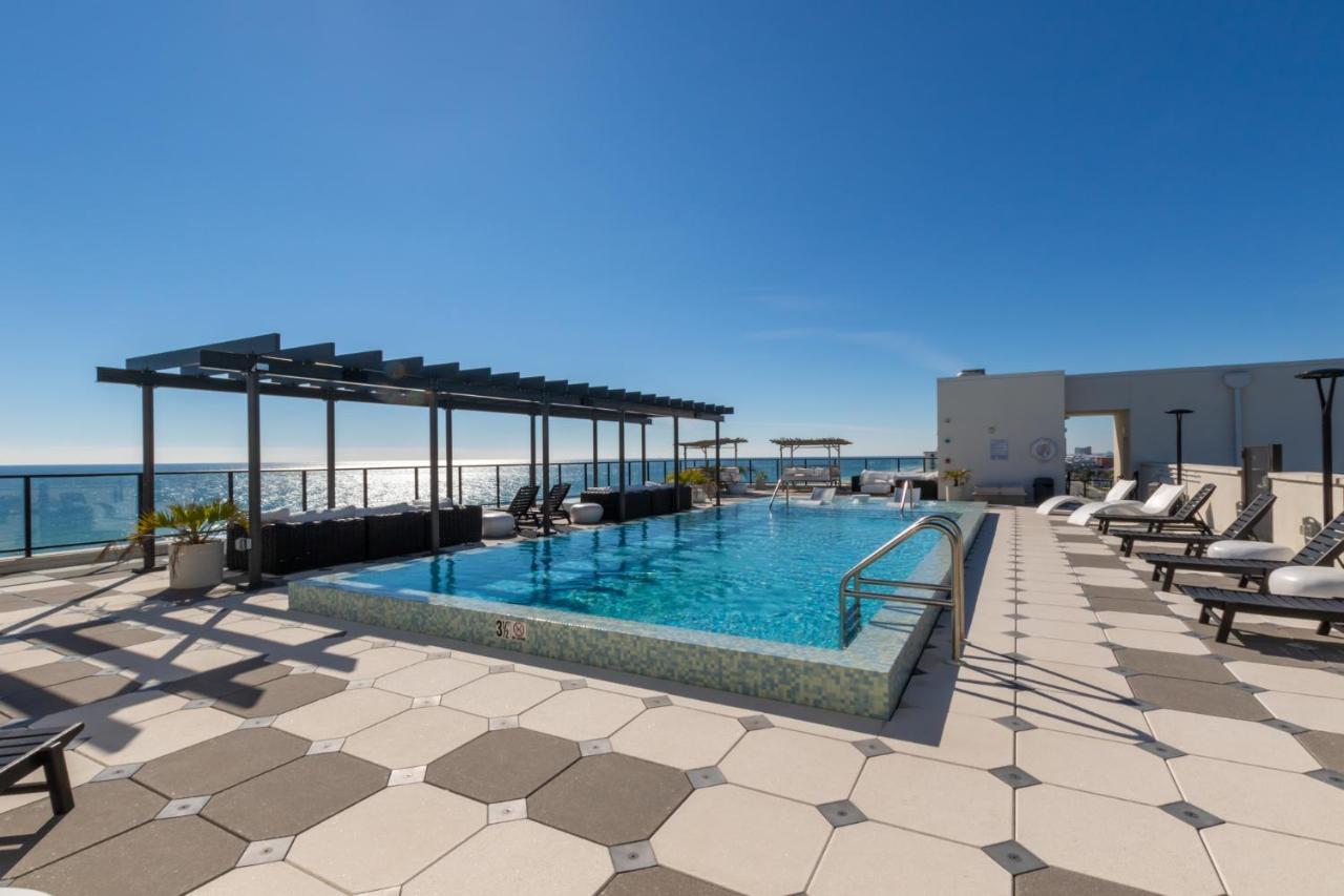 Elegant 4 Bedroom Beachfront, Luxury With Rooftop Pool Next To The Hangout Holiday home Gulf Shores