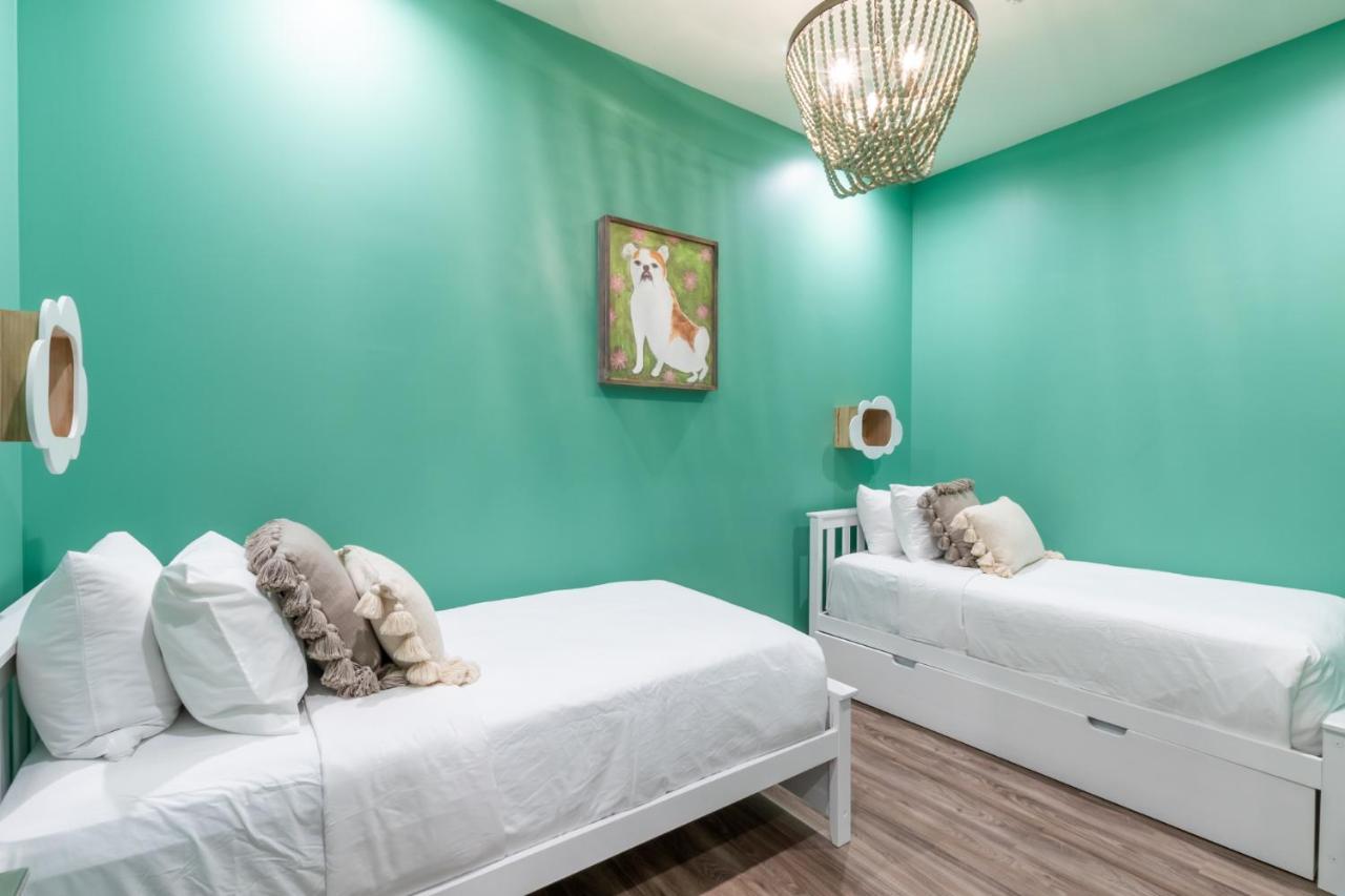 Holiday home Spacious, 5 Bedroom On The With Rooftop Pool Next To The Hangout! Gulf Shores