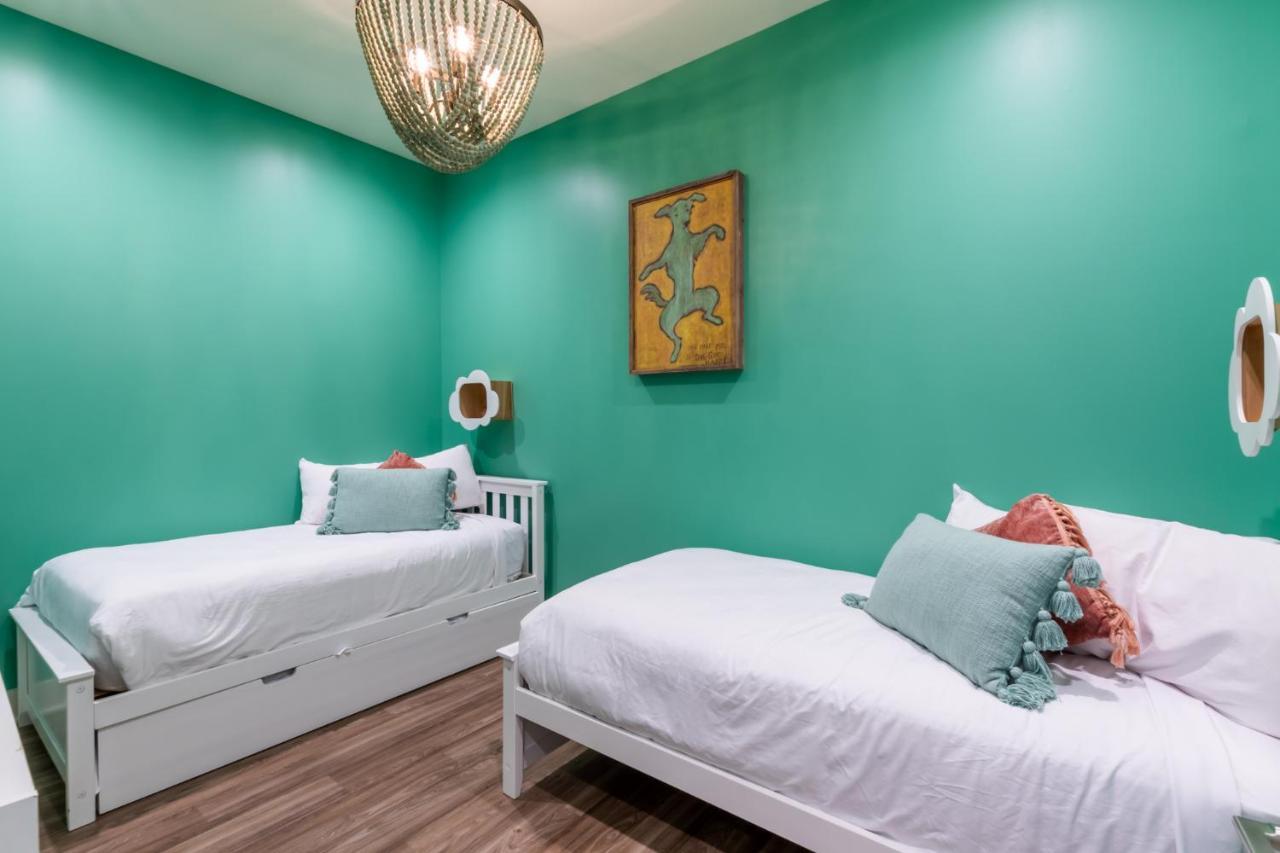 Luxury 4 Bedroom Gulf View Condo, Rooftop Pool, Right Next To The Hangout! *