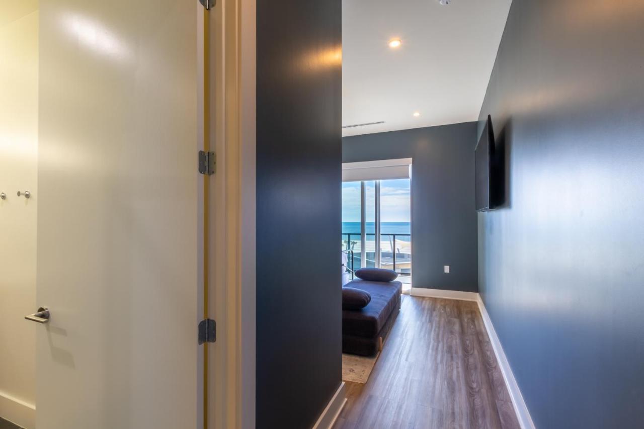 Luxury 4 Bedroom Gulf View With Modern Appliances! Right Next To The Hangout! Holiday home *