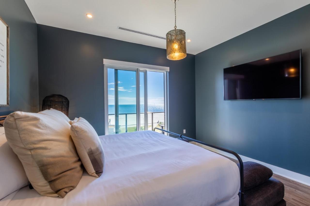 Luxury 4 Bedroom Gulf View With Modern Appliances! Right Next To The Hangout! Holiday home *