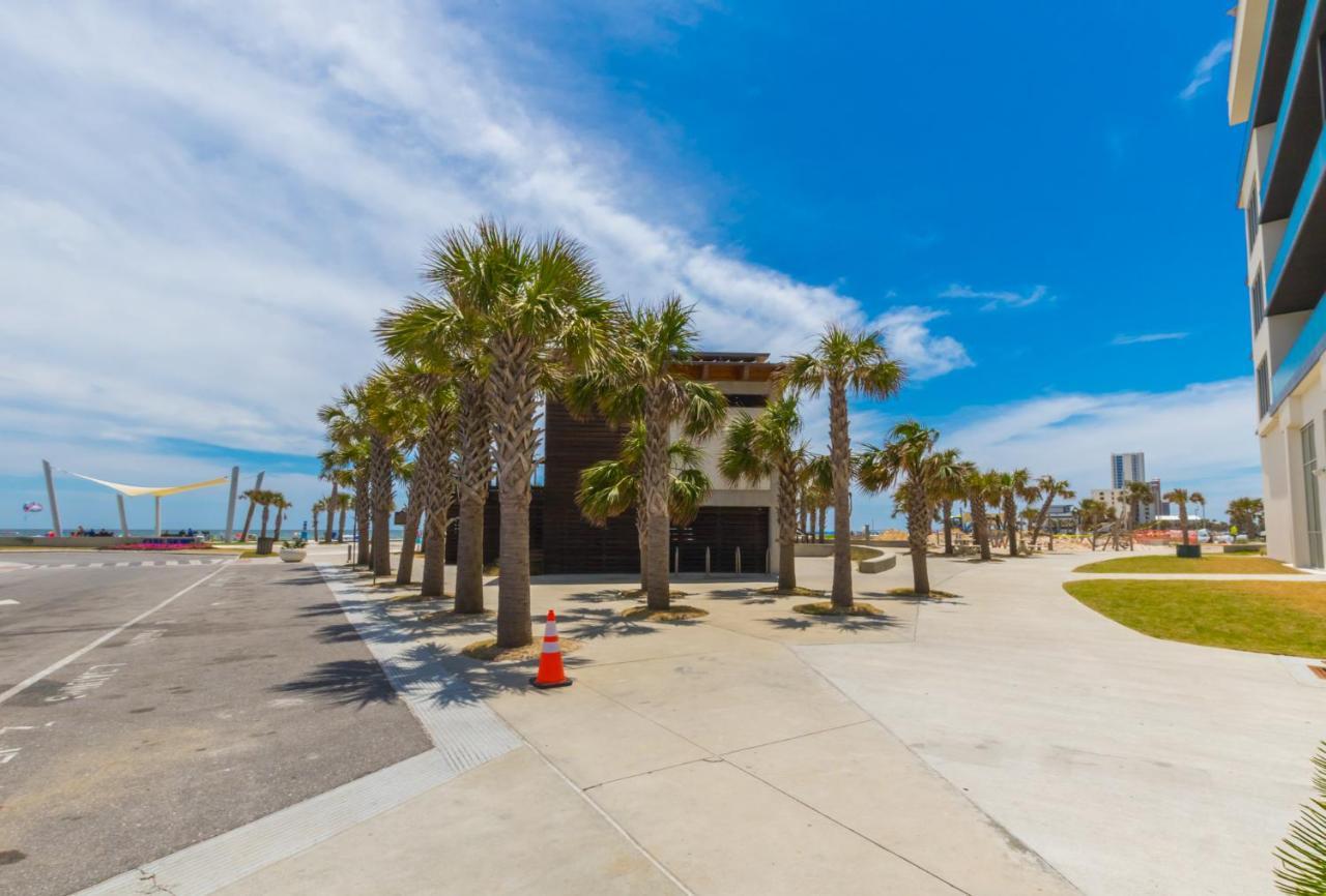Luxury 4 Bedroom Gulf View With Modern Appliances! Right Next To The Hangout!