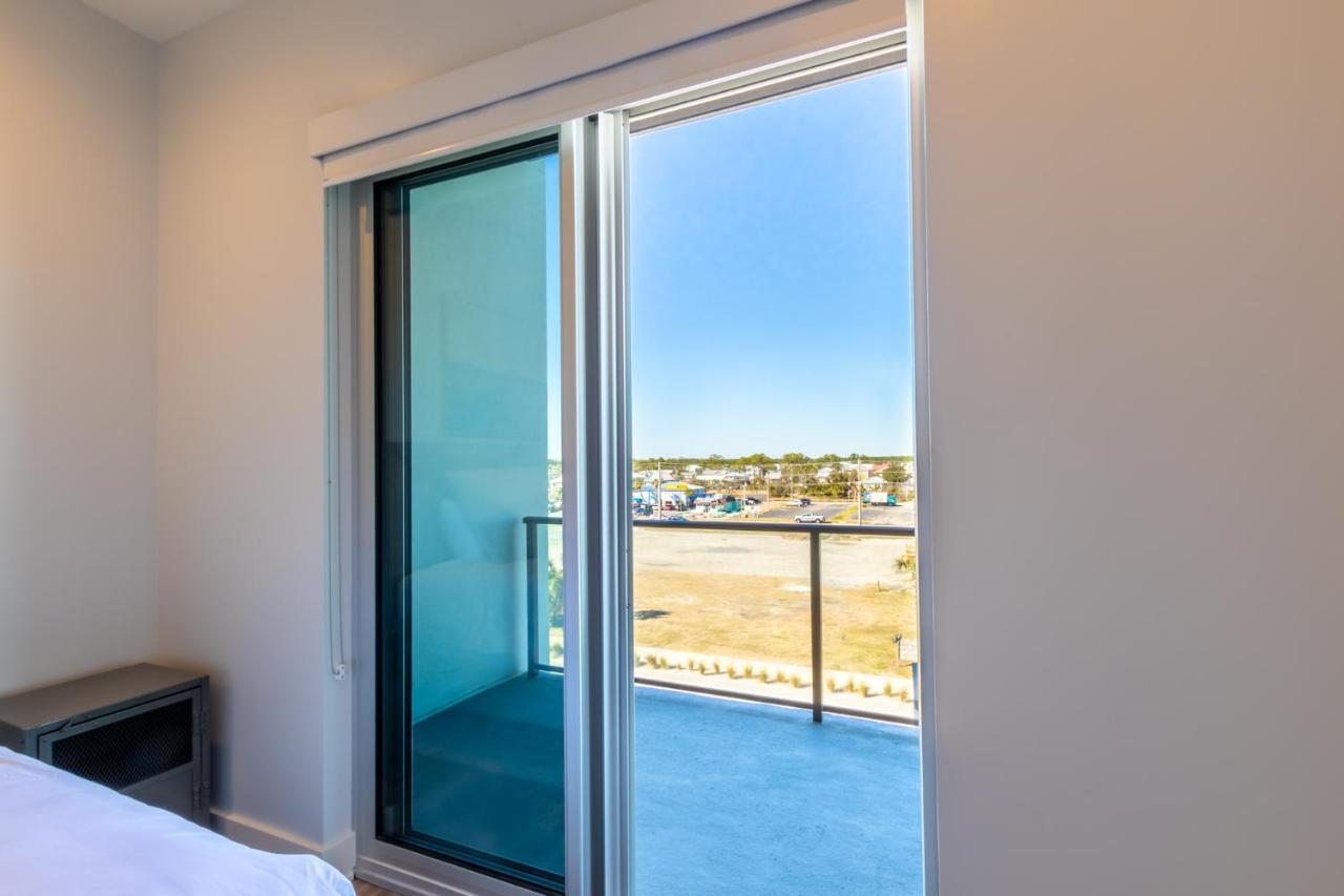 Elegant 4 Bedroom Luxury With Rooftop Pool Next To The Hangout Gulf Shores