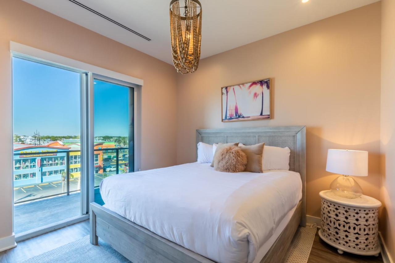 Elegant 4 Bedroom Luxury With Rooftop Pool Next To The Hangout Holiday home *