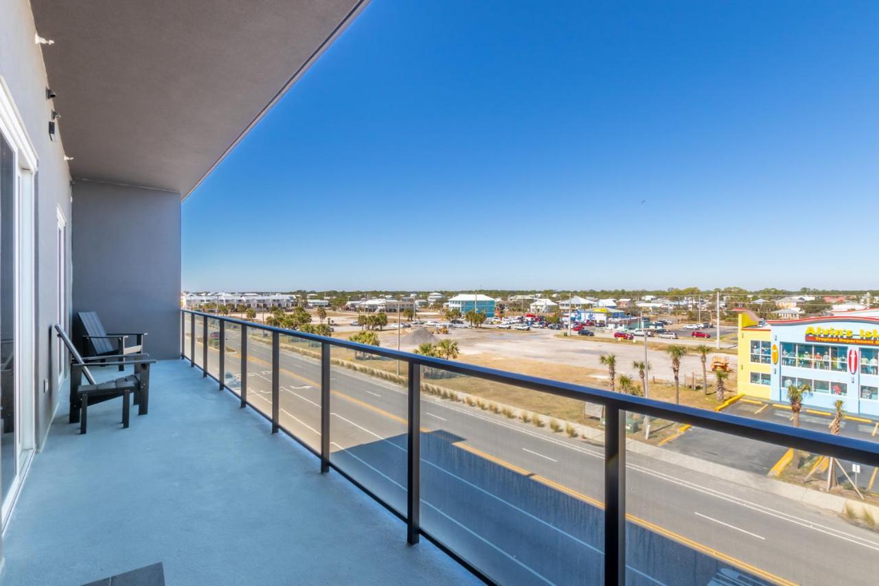 Spacious, 5 Bedroom On The With Rooftop Pool Next To The Hangout! Gulf Shores