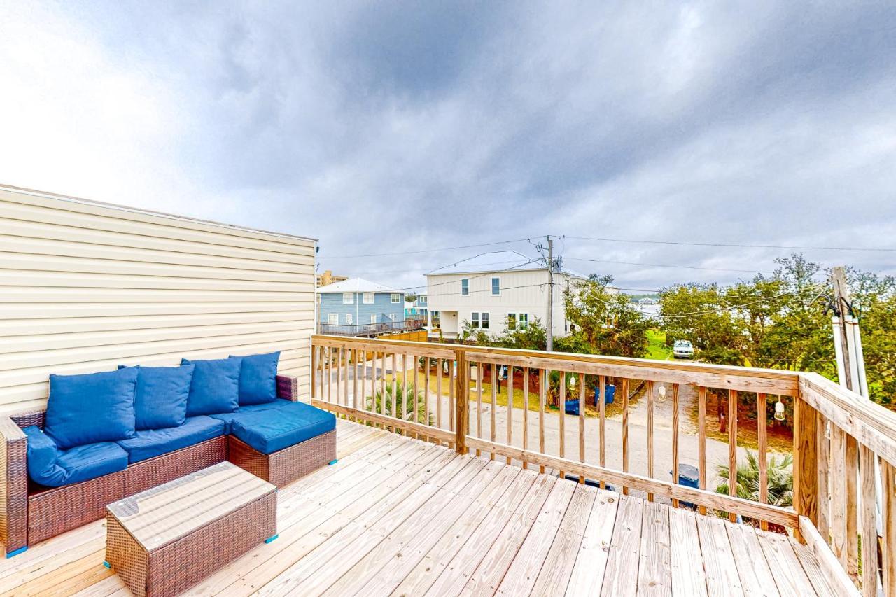 A Wave From It - Unit B Holiday home *