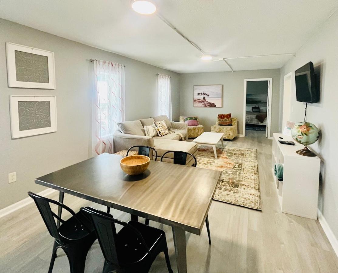 Budget Friendly In The Heart Of Gulf Shores! Holiday home