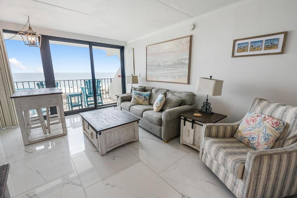 Island Winds East: Renovated Beachfront Near Hangout * Gulf Shores