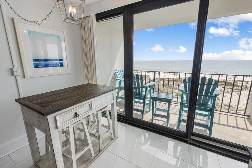 Island Winds East: Renovated Beachfront Near Hangout Gulf Shores