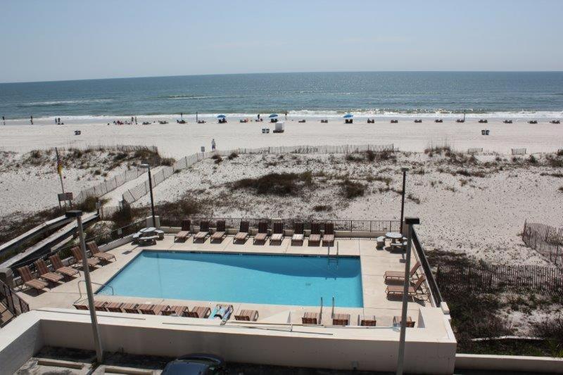 Holiday home Island Winds East: Renovated Beachfront Near Hangout Gulf Shores