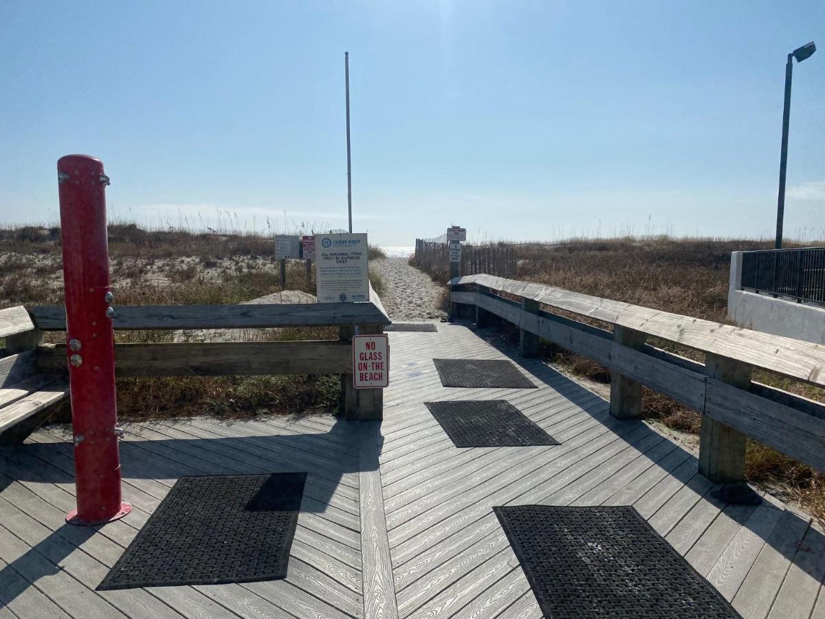 Island Winds East: Renovated Beachfront Near Hangout Gulf Shores