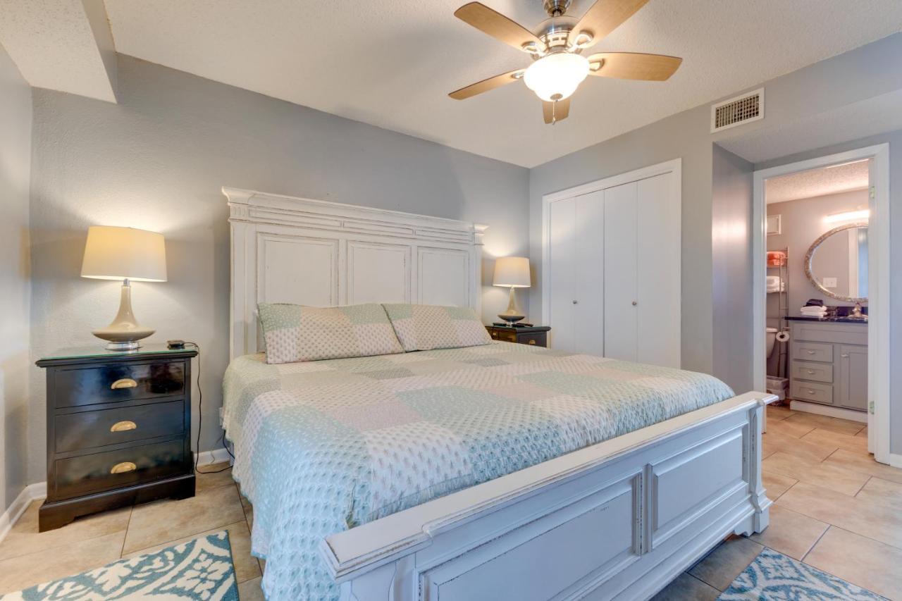 Apartment Oceanfront Haven With Pool And Beach Access