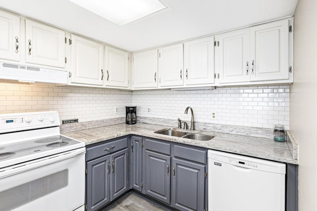 Edgewater West Unit 85 Holiday home *
