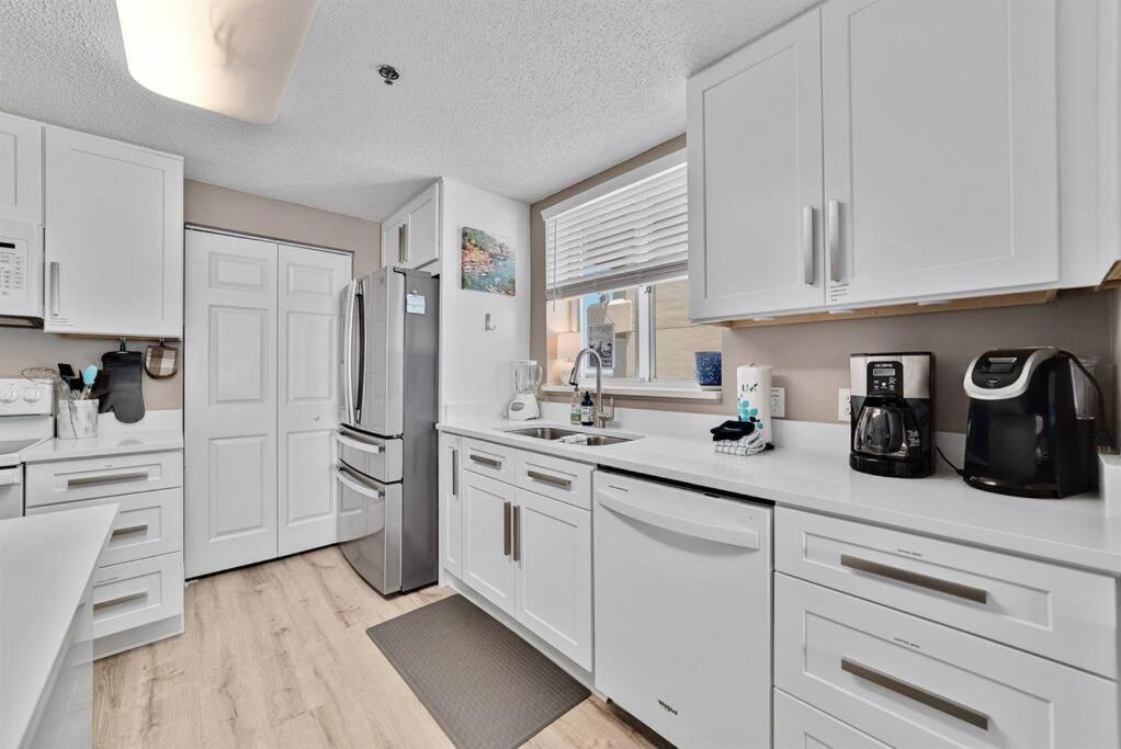 Apartment Club B1701-new Rental- Gorgeous Corner Unit *