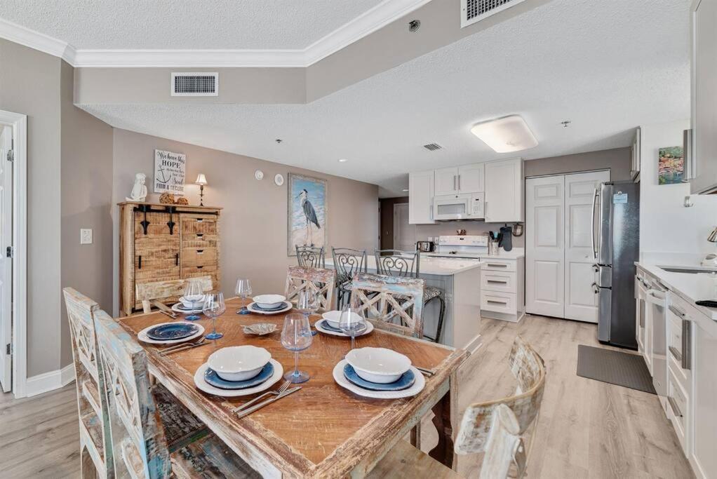 Club B1701-new Rental- Gorgeous Corner Unit