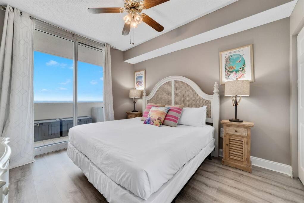 Apartment Club B1701-new Rental- Gorgeous Corner Unit