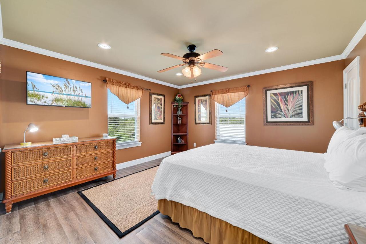 Holiday home Walk To Beach, Secluded, Gazebo With Grill, 1gig Wifi, Washer And Dryer, Games Gulf Shores