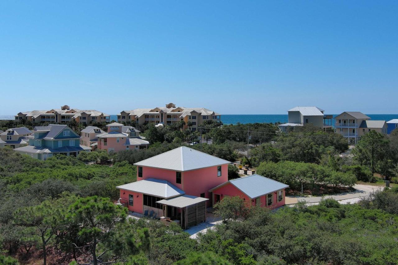 Walk To Beach, Secluded, Gazebo With Grill, 1gig Wifi, Washer And Dryer, Games Holiday home Gulf Shores