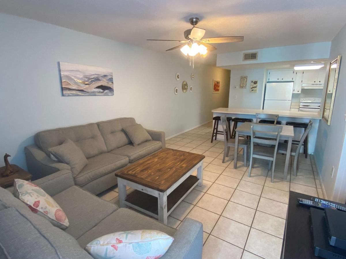 Island Winds West: Beachfront Retreat With Hangout Access *