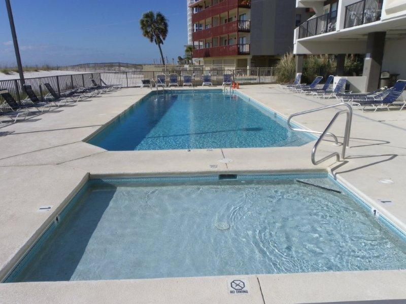 Island Winds West: Beachfront Retreat With Hangout Access Gulf Shores