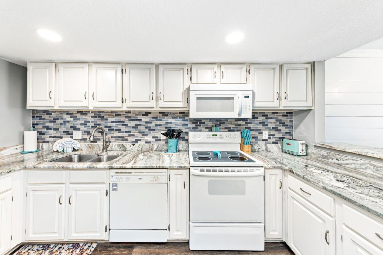 Apartment Edgewater West 63 *