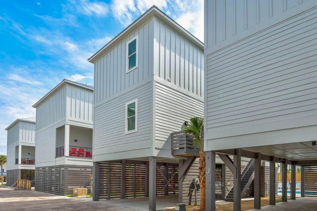 Holiday home Amazing New House - Steps Away From Beach! *