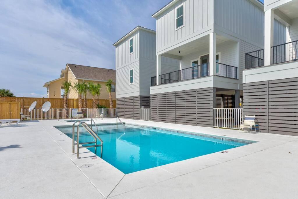 Amazing New House - Steps Away From Beach! Holiday home *