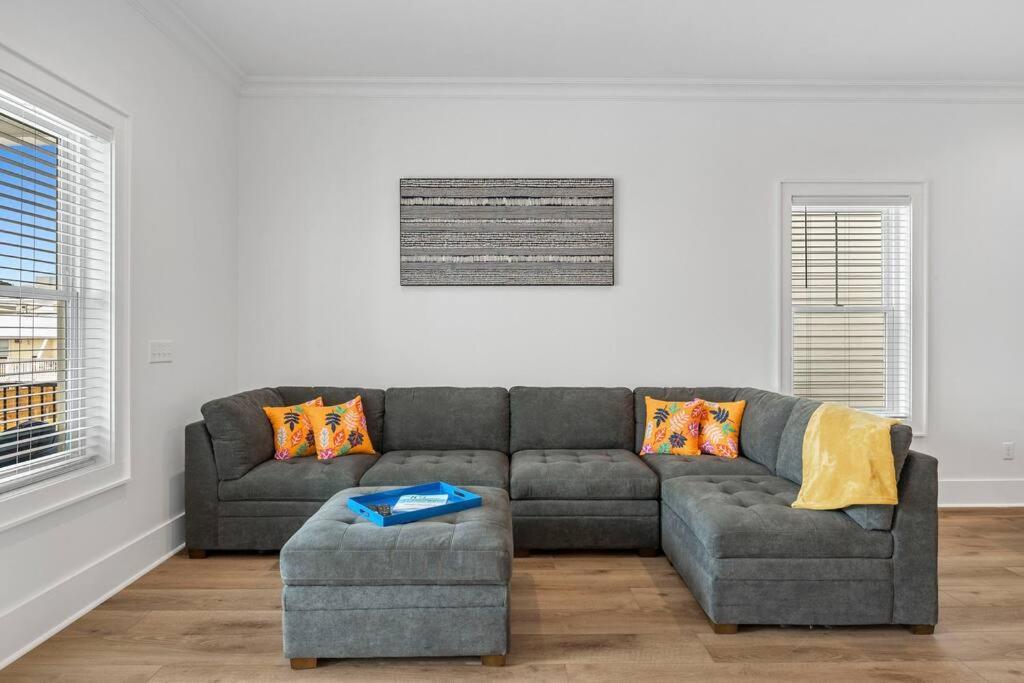 Amazing New House - Steps Away From Beach! Holiday home