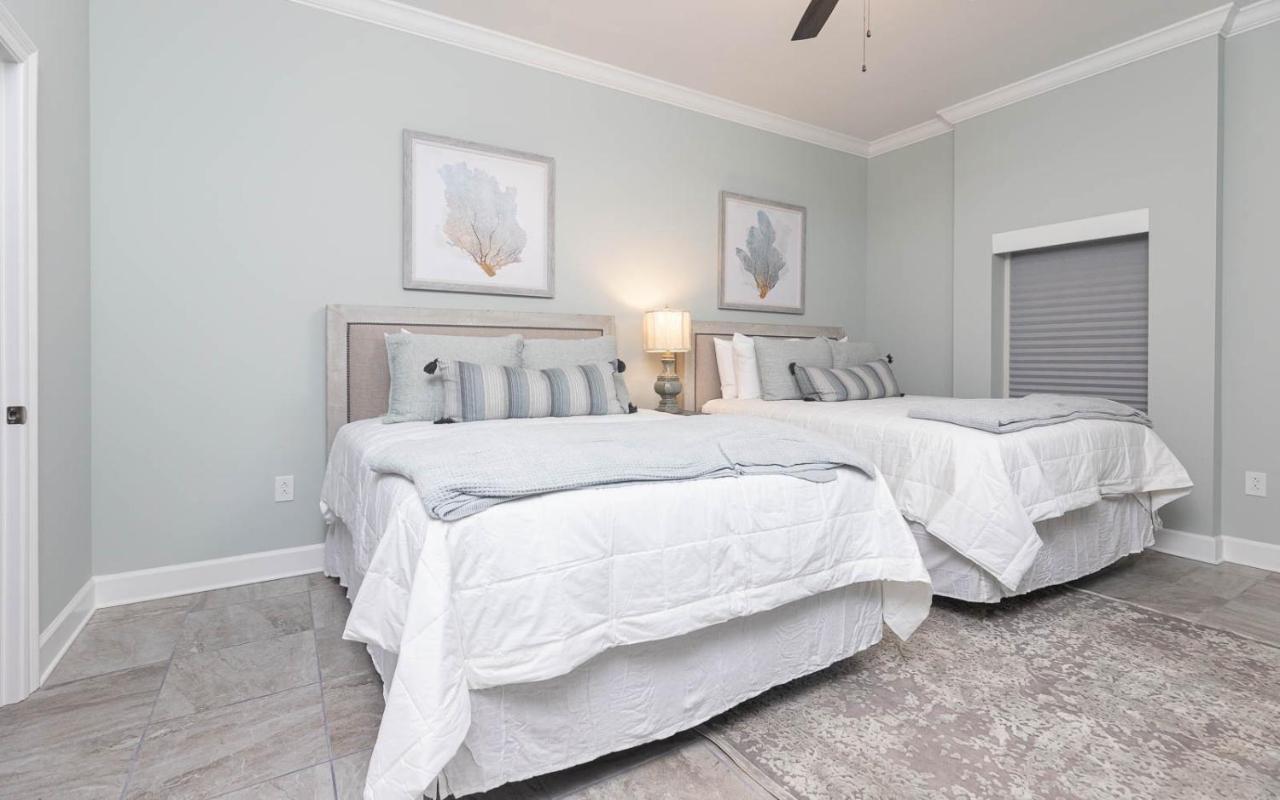 Phoenix Gulf Tower 1603 Apartment