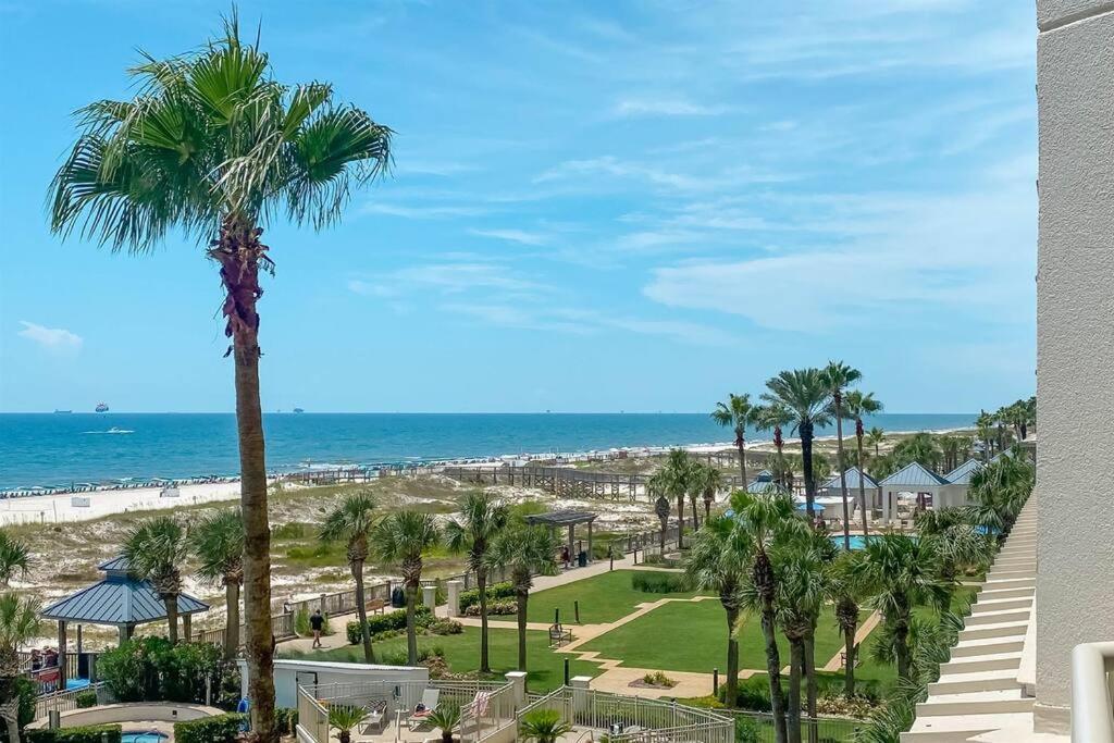 Apartment Beachclub A406-3bed3.5 New Rental-beachfront