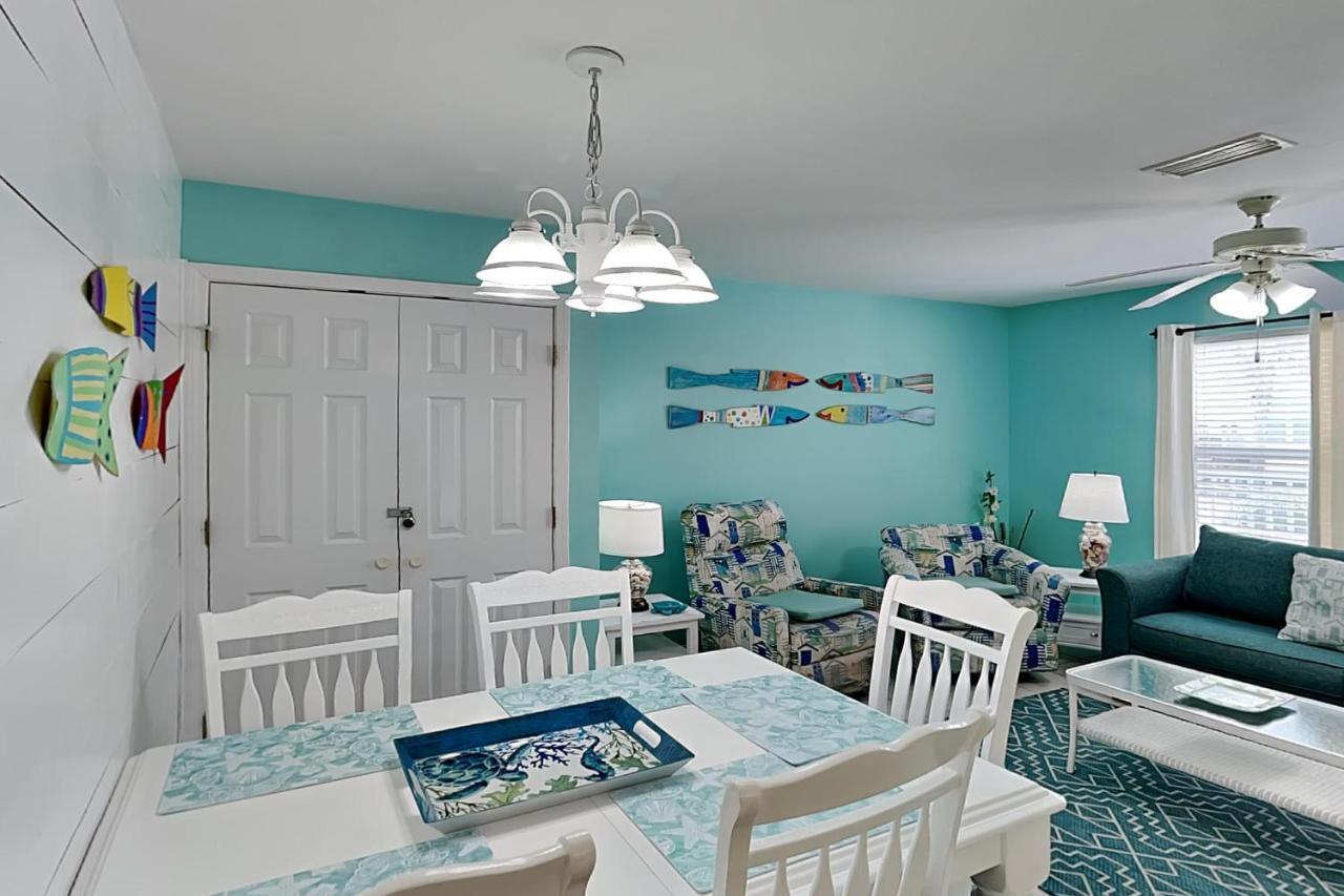 Apartment Three C's #102 - Surfsong